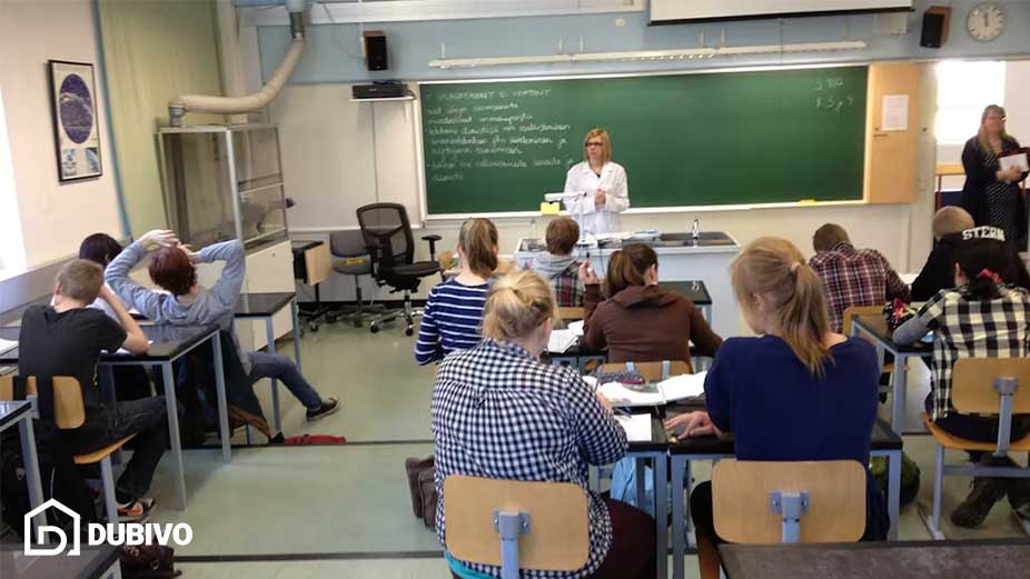 مقایسه شرایط آموزشی در دبی و قطر