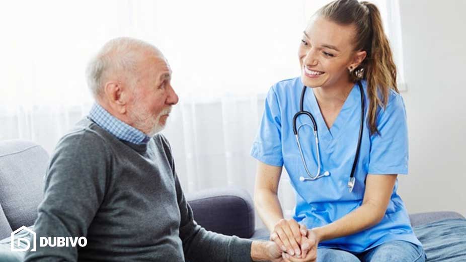 بهترین شغل برای خانم ها در دبی چیست؟ 49 9. پرستاری و عضویت در کادر درمان