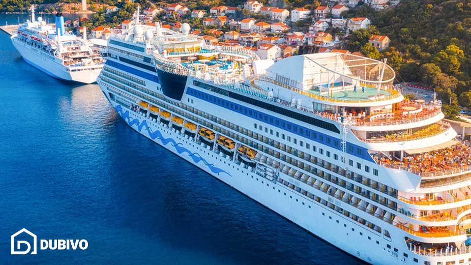 Traveling to Dubai by Ship